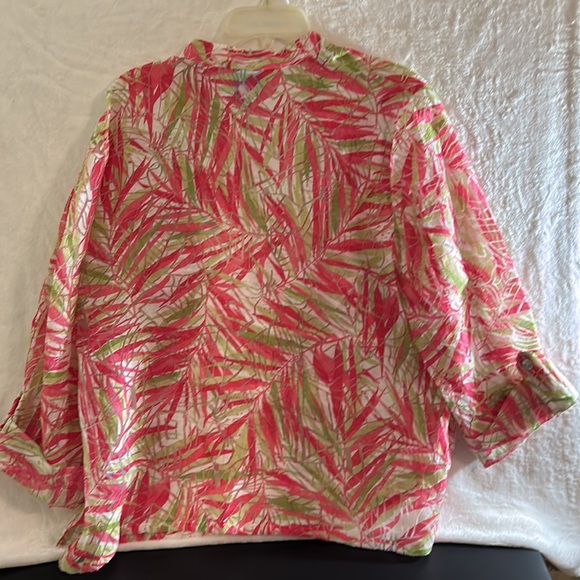 Lash Lane Woman’s Sheer Breezy Floral Print Top - Picture 2 of 7